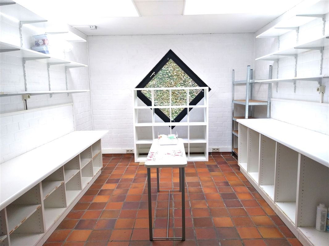 E2638882735685568190_4167KL