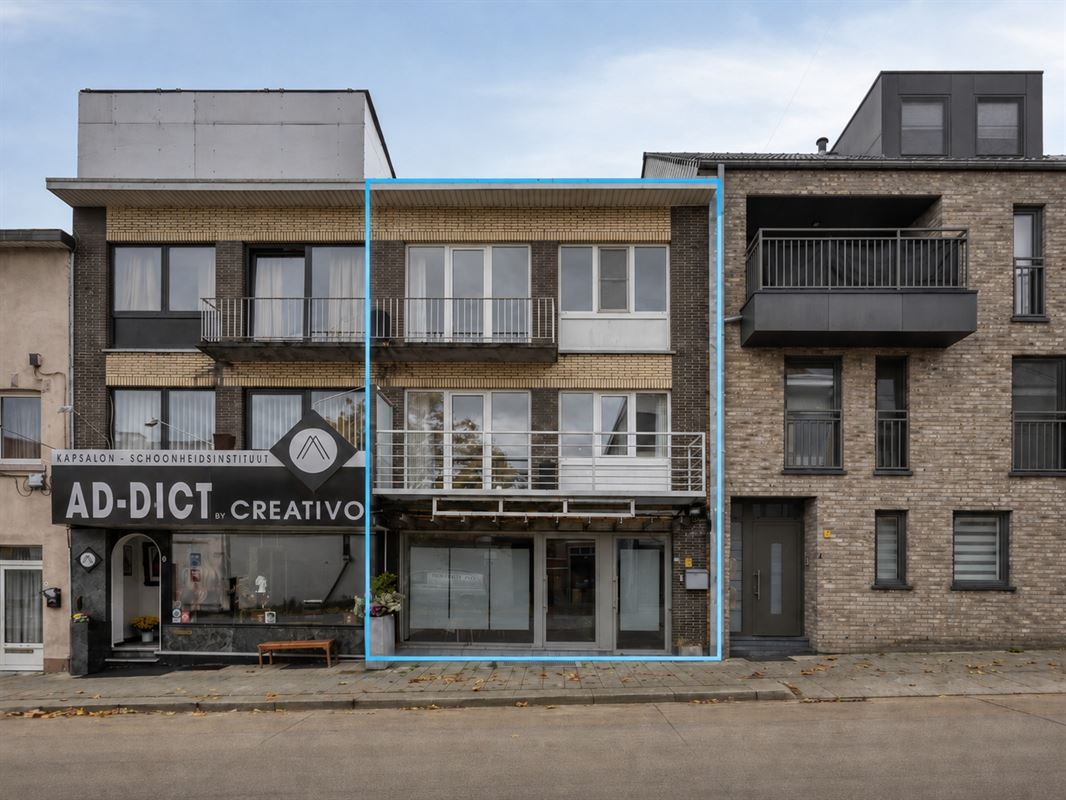 TE KOOP: Duplex-appartement (3slpks) met kantoorruimte of handelsruimte op topligging in Genk!