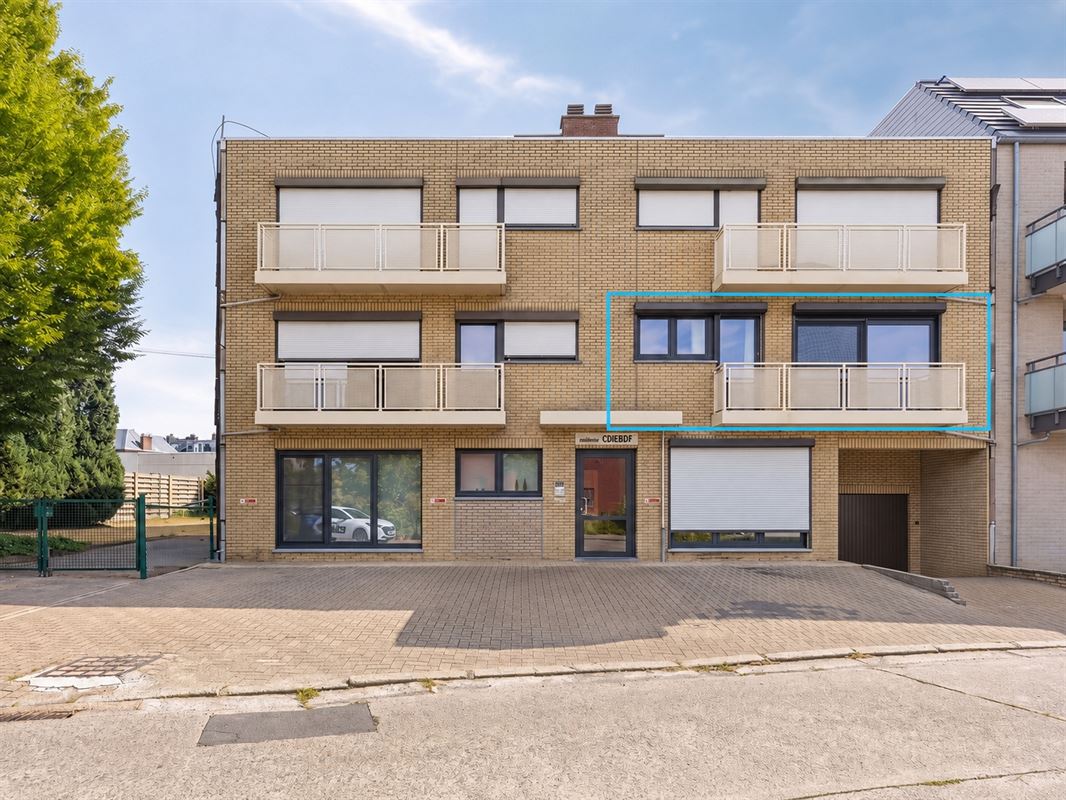 TE KOOP: Verzorgd appartement met 2 slaapkamers en ondergrondse staanplaats in hartje Heusden!