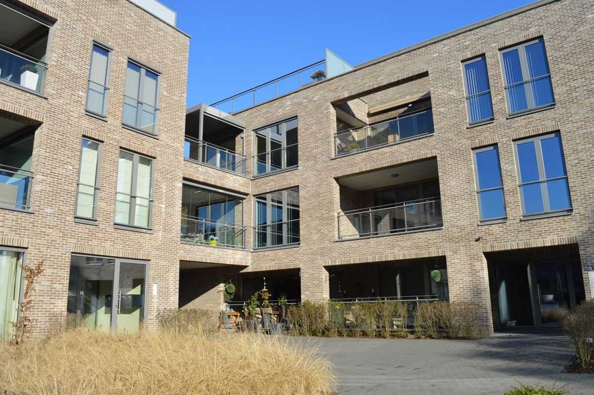TE HUUR: Ruim appartement met 2 slaapkamers te Lummen!